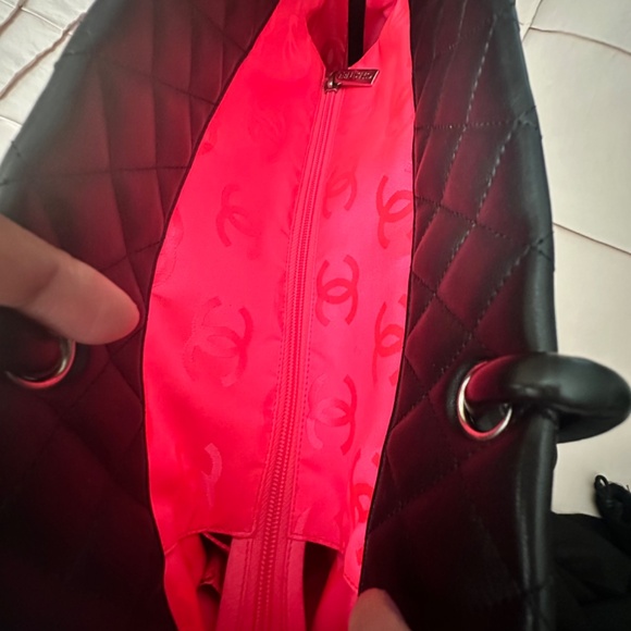 Authentic Chanel tote - Picture 6 of 6